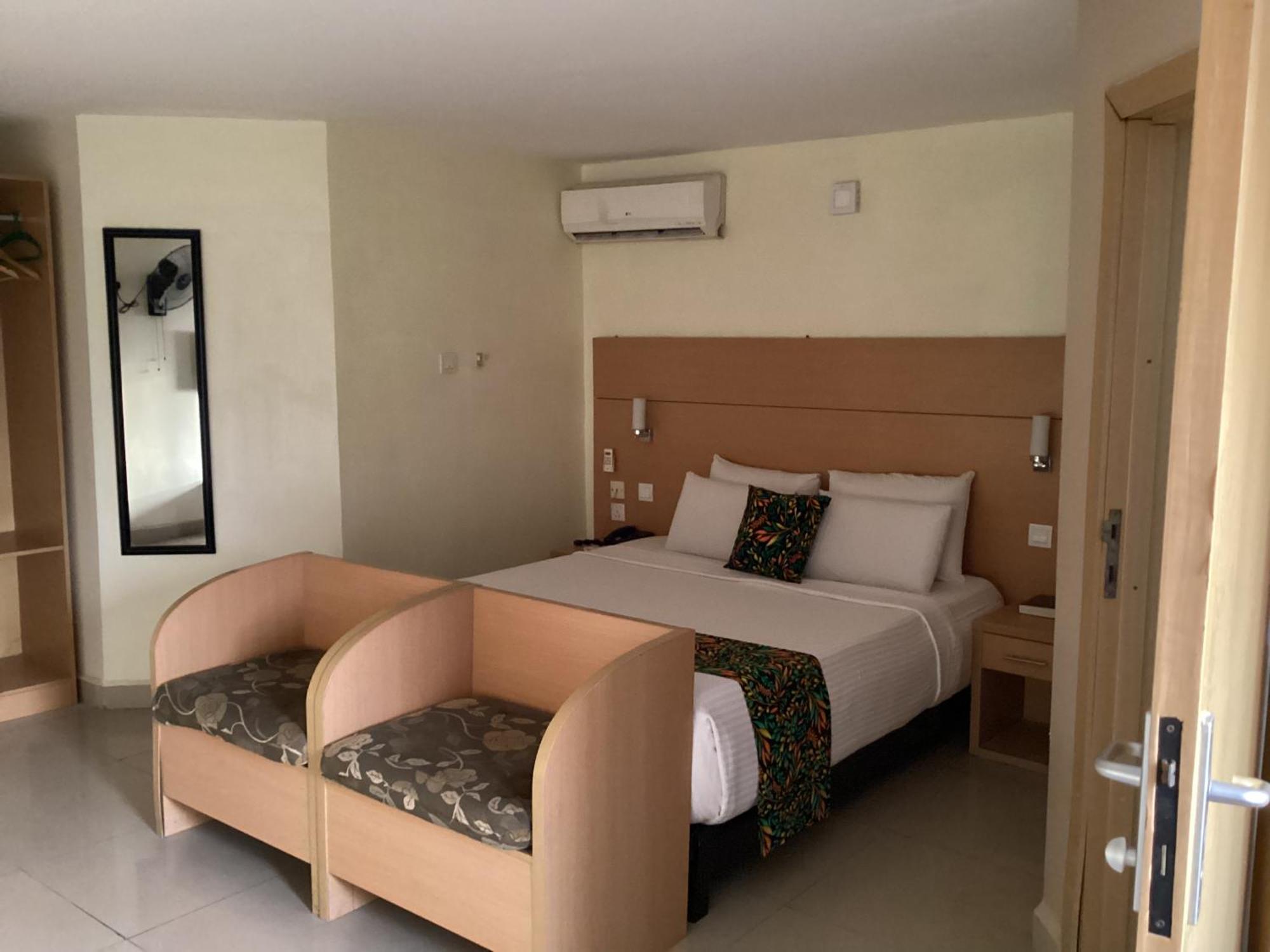 Adis Hotels איבאדן מראה חיצוני תמונה