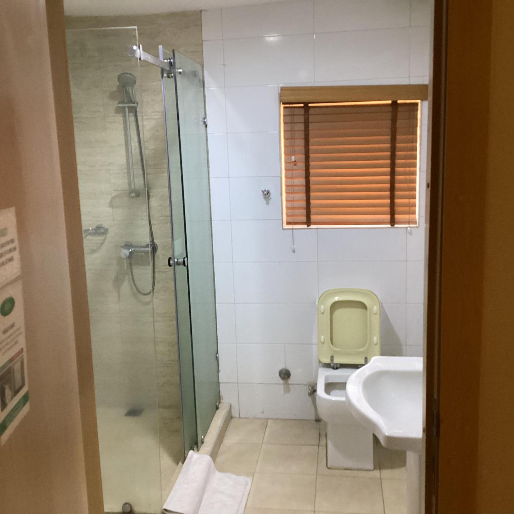 Adis Hotels איבאדן מראה חיצוני תמונה